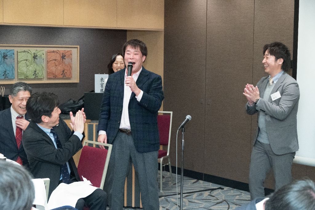 会場では笑顔と拍手に包まれる、和やかな発表シーンも見られました。