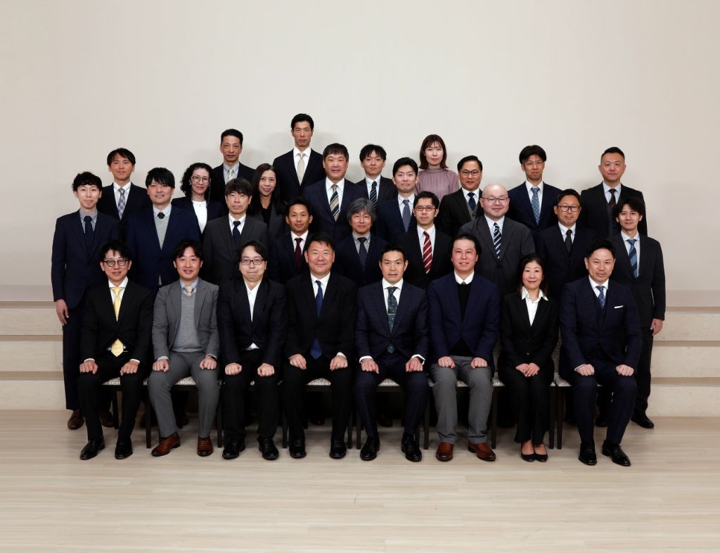 参加者による記念撮影。設立23周年の節目に、全国のメンバーが一堂に会しました。